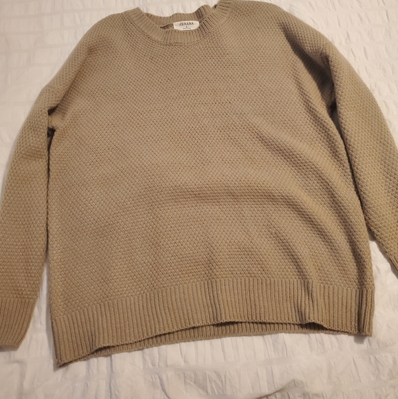 Beautiful Sweater- perfect for the changing temps! - Picture 1 of 2